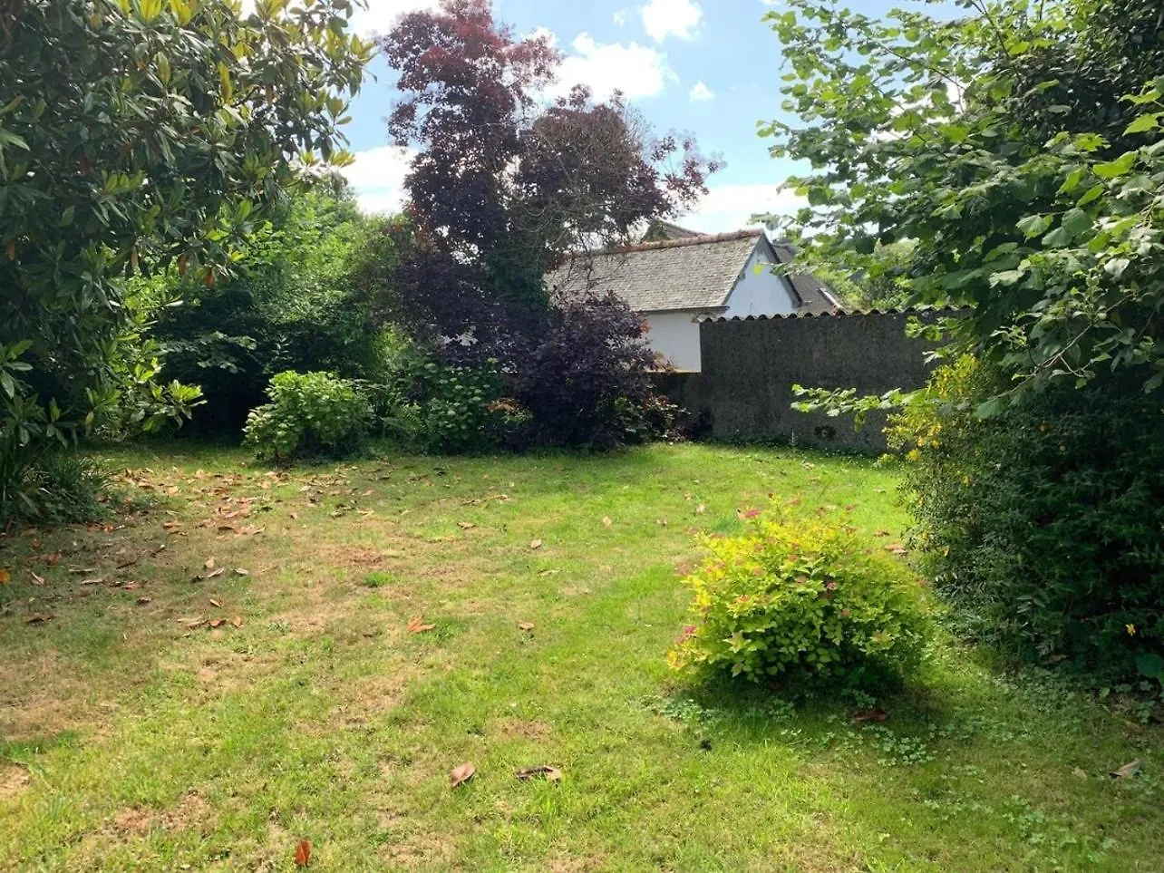 Feriehus Lake Cottage, In A Small Village Caurel  Frankrig